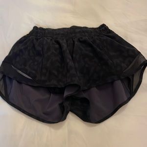 Lululemon hottie hot camo shorts